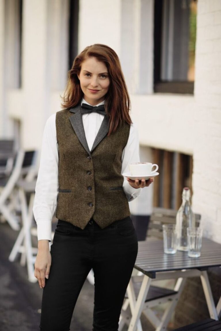 How Do Modern Restaurant Uniforms Look Like DemotiX