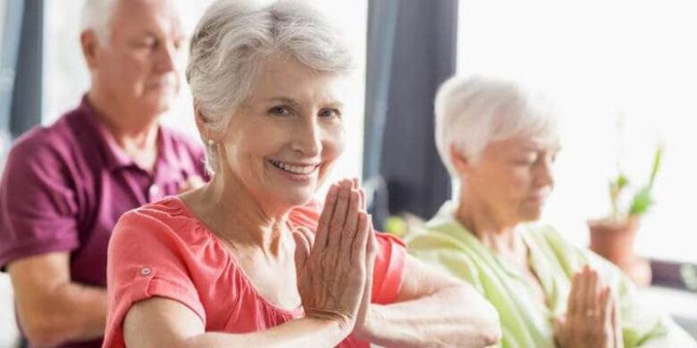 Using Yoga to Help Residents in Nursing Homes - DemotiX