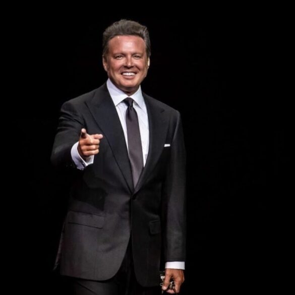 Luis Miguel won five Grammy Awards Archives - DemotiX