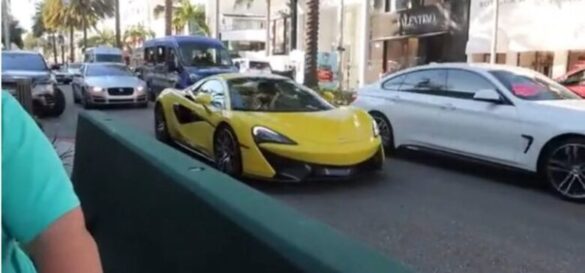 A Bugatti Chiron and Justin Bieber’s Lamborghini Spotted in Beverly Hills