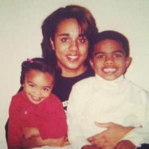 Ezekiel Elliott - Biography - Early Life - Career - Net Worth