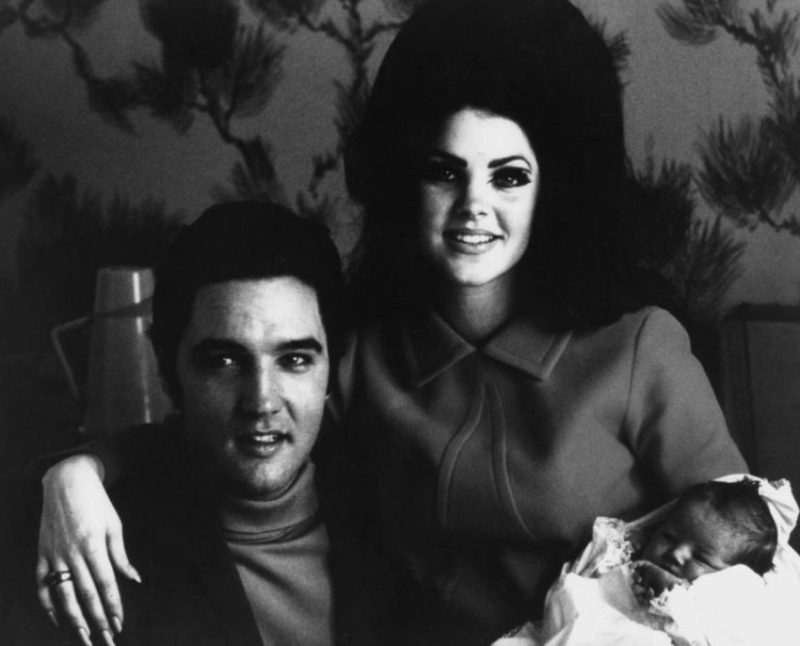 The Beginning Of Romance Between Elvis Presley And Priscilla - DemotiX