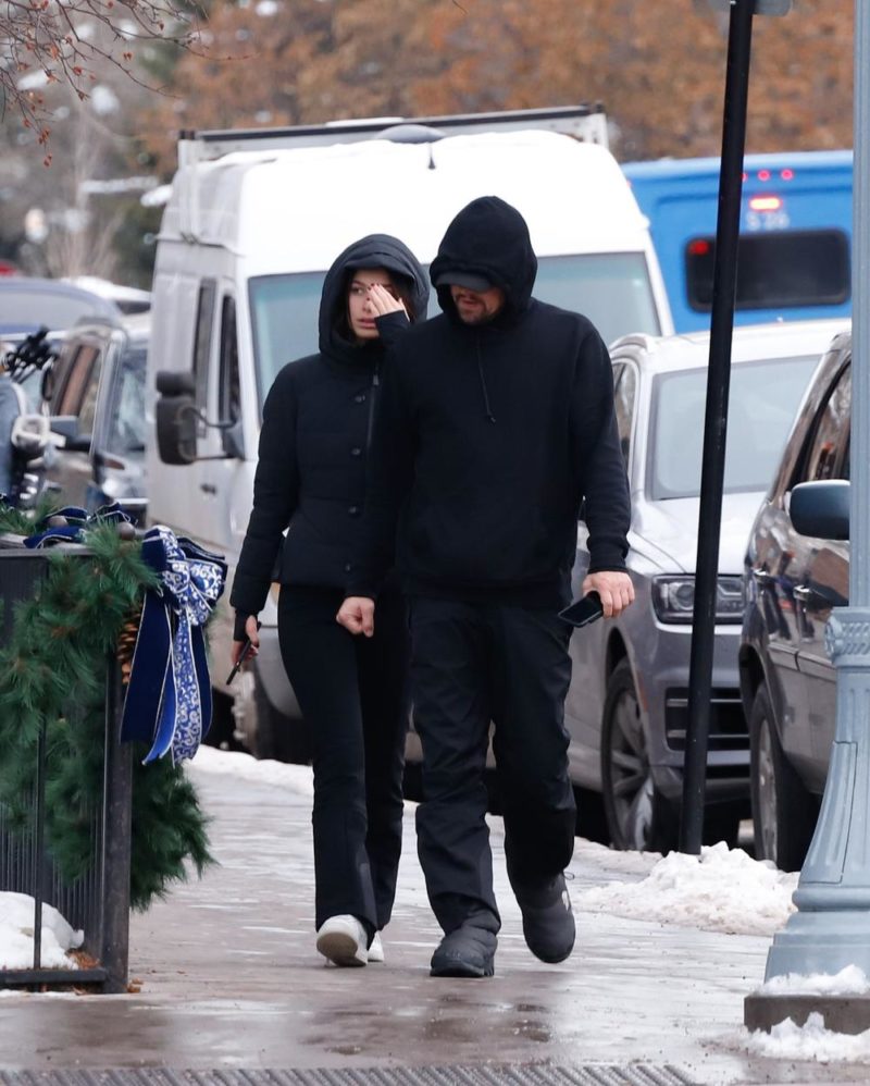 Leonardo DiCaprio and His 22-Year-Old Girlfriend: Is Love Blind