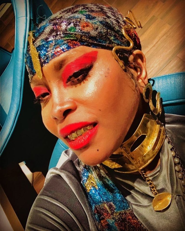 Erykah Badu Is Selling a Rather Unusual Perfume - DemotiX