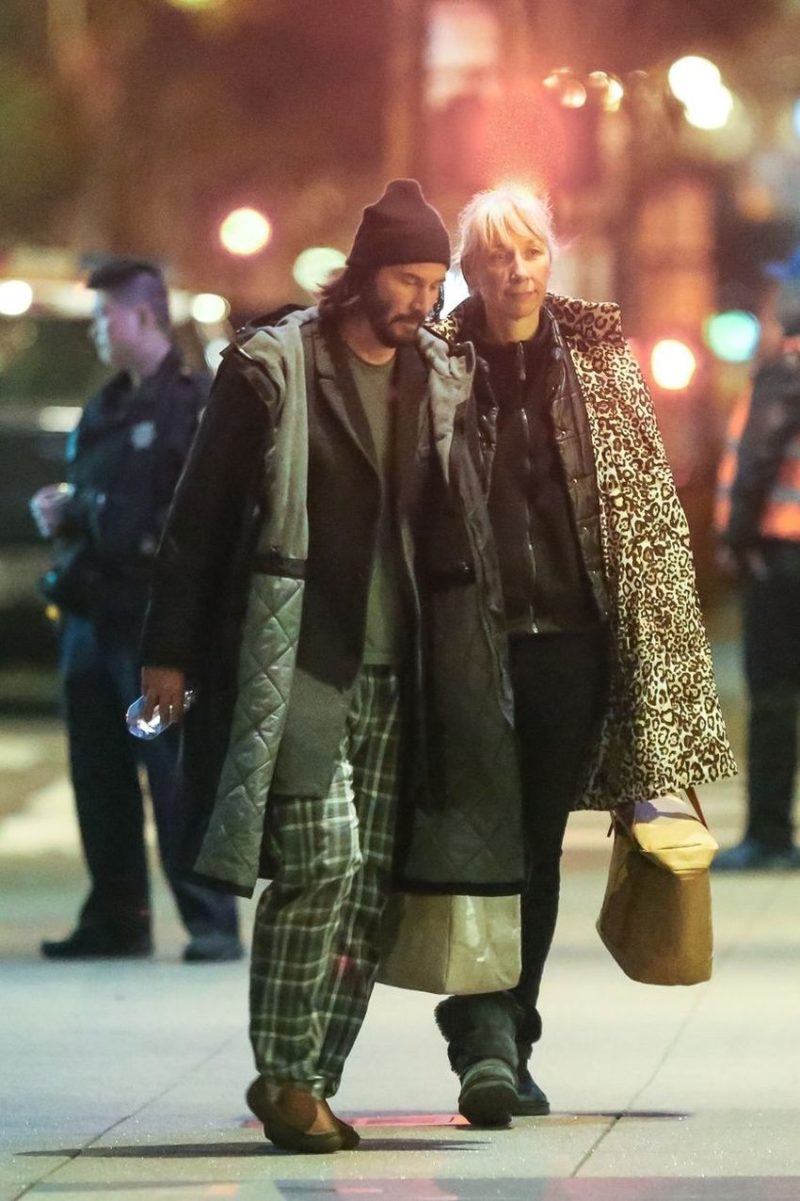 Keanu Reeves and His Girlfriend Have a Similar Fashion Taste - DemotiX