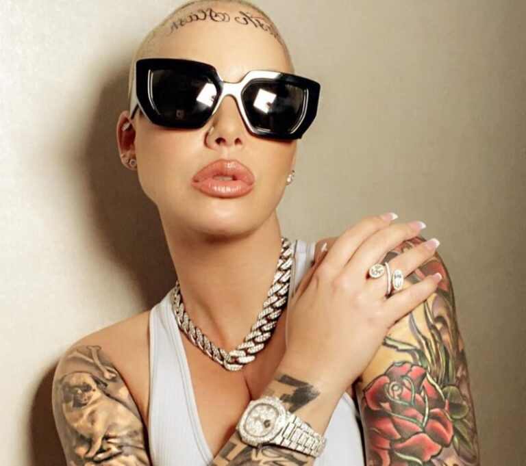 After Liposuction Amber Rose Gets A Forehead Tattoo Demotix