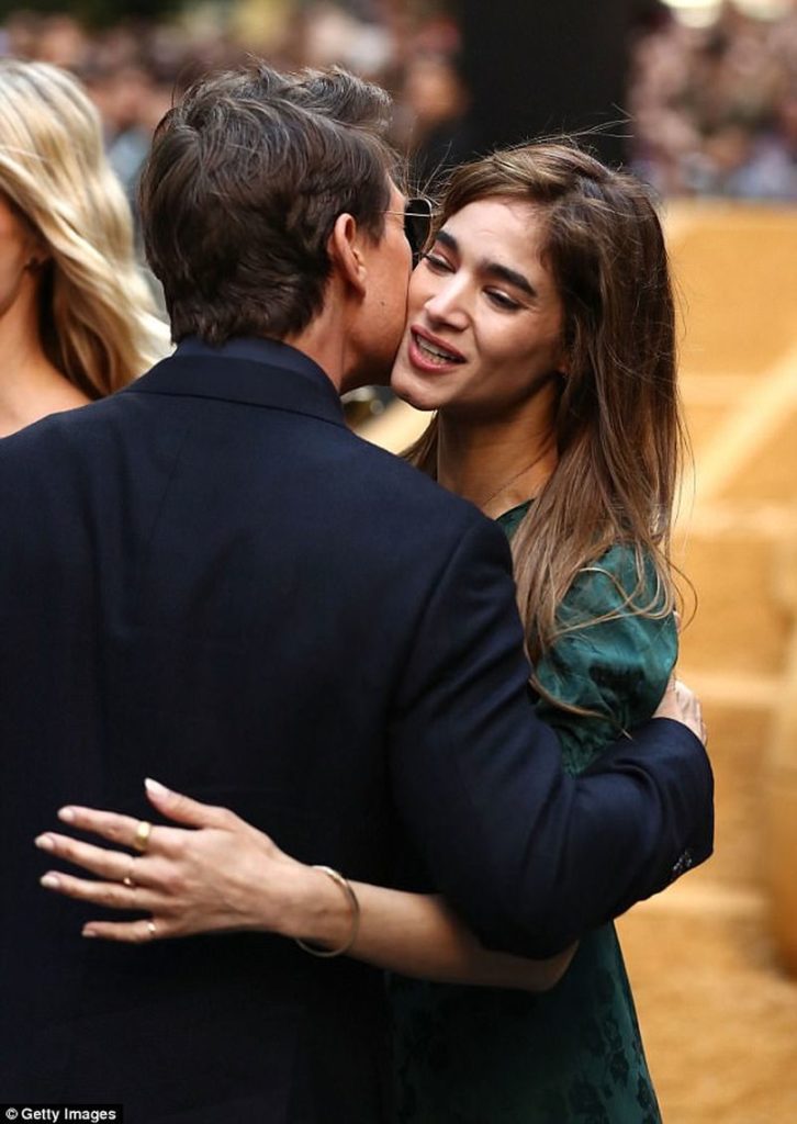Are Tom Cruise and Sofia Boutella Dating? - DemotiX