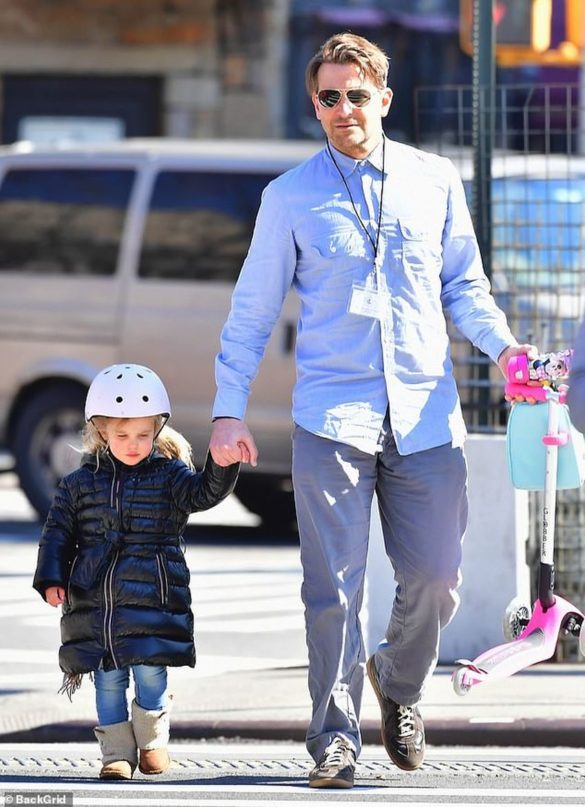 Bradley Cooper Spends A Day With His Daughter - Demotix