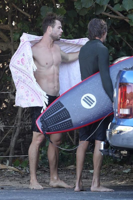 Chris Hemsworth Goes Topless After Surfing Session Demotix