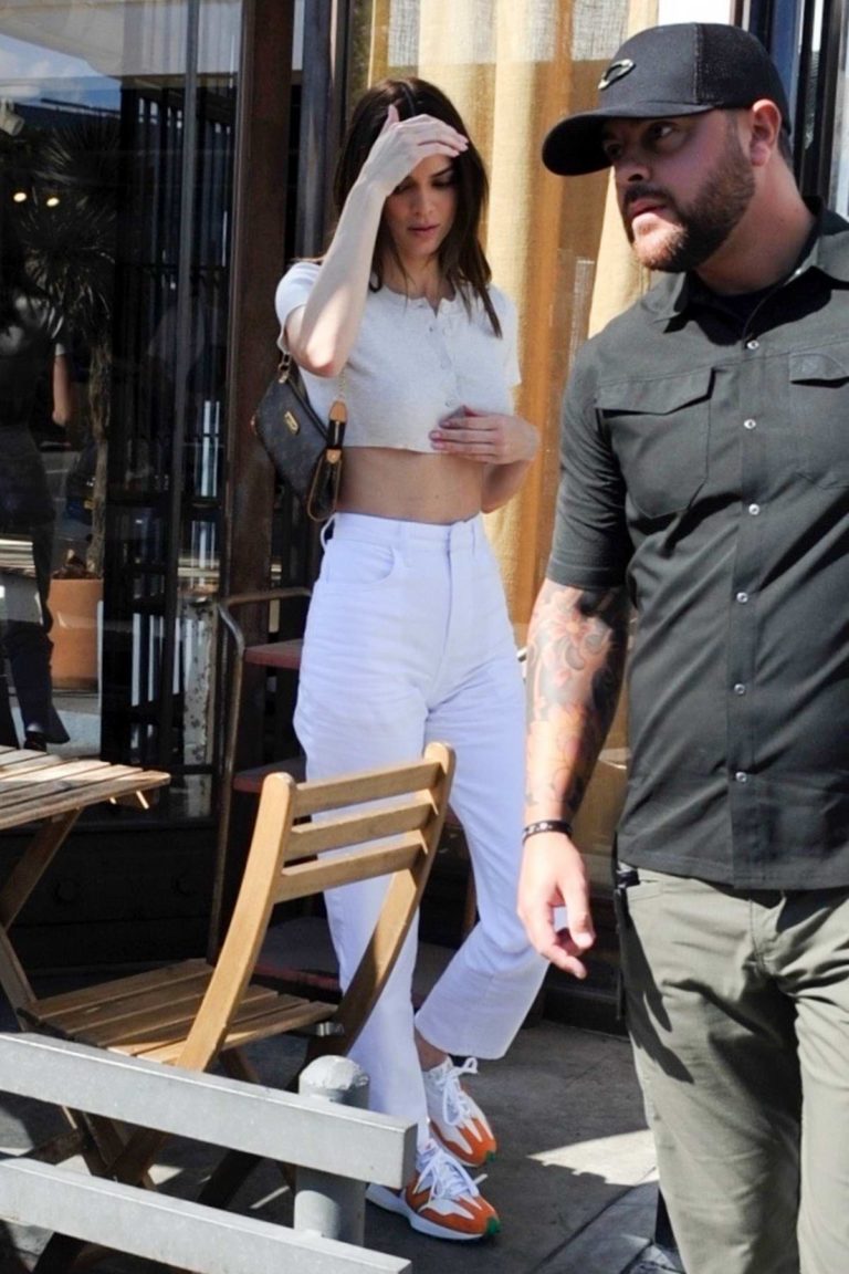 Kendall Jenner Stuns in the Shortest Crop Top Ever - Demotix.com