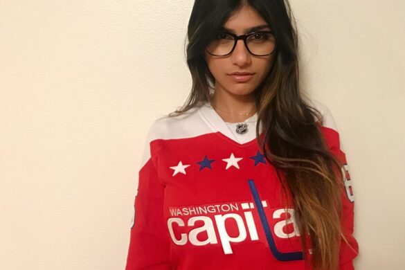 Mia Khalifa Does The Towel Challenge, Surprises Her Boyfriend - DemotiX