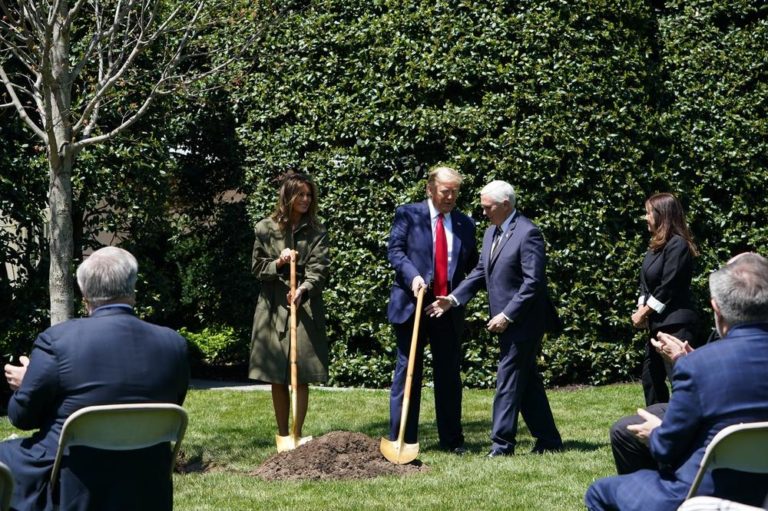 Melania Trump Stays Fabulous Even When She Is Gardening DemotiX