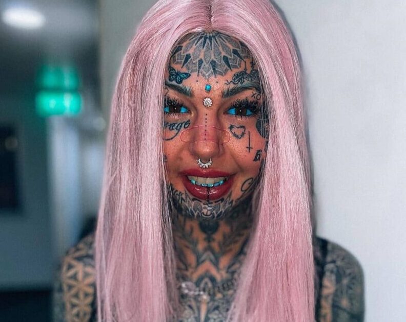 Tattoo Model And Addict Amber Luke Shares A Photo Before Tattoos Demotix 