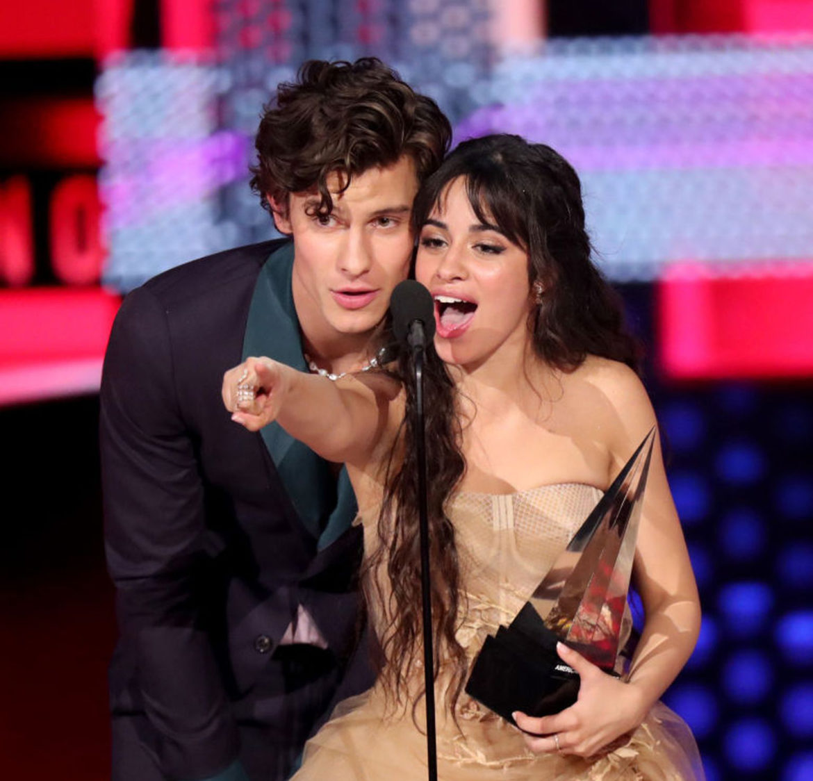 Camila Cabello And Shawn Mendes Do Not Waste Their Time In Isolation Demotix