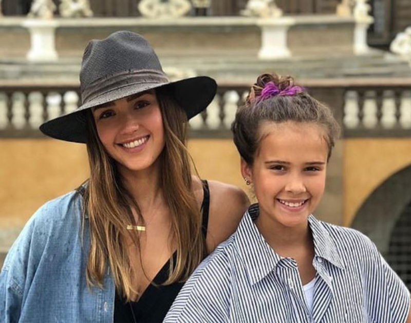 Jessica Alba And Her Daughter Dance In Matching Outfits In The New