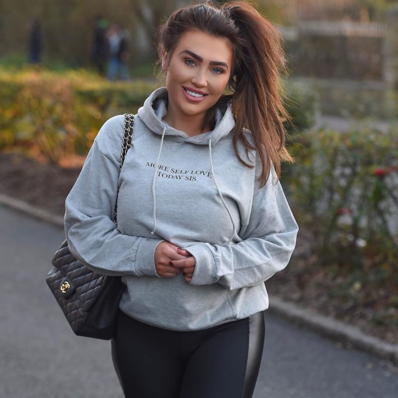 Reality Star Lauren Goodger Shows Off Her Curves On A Morning Run Demotix 