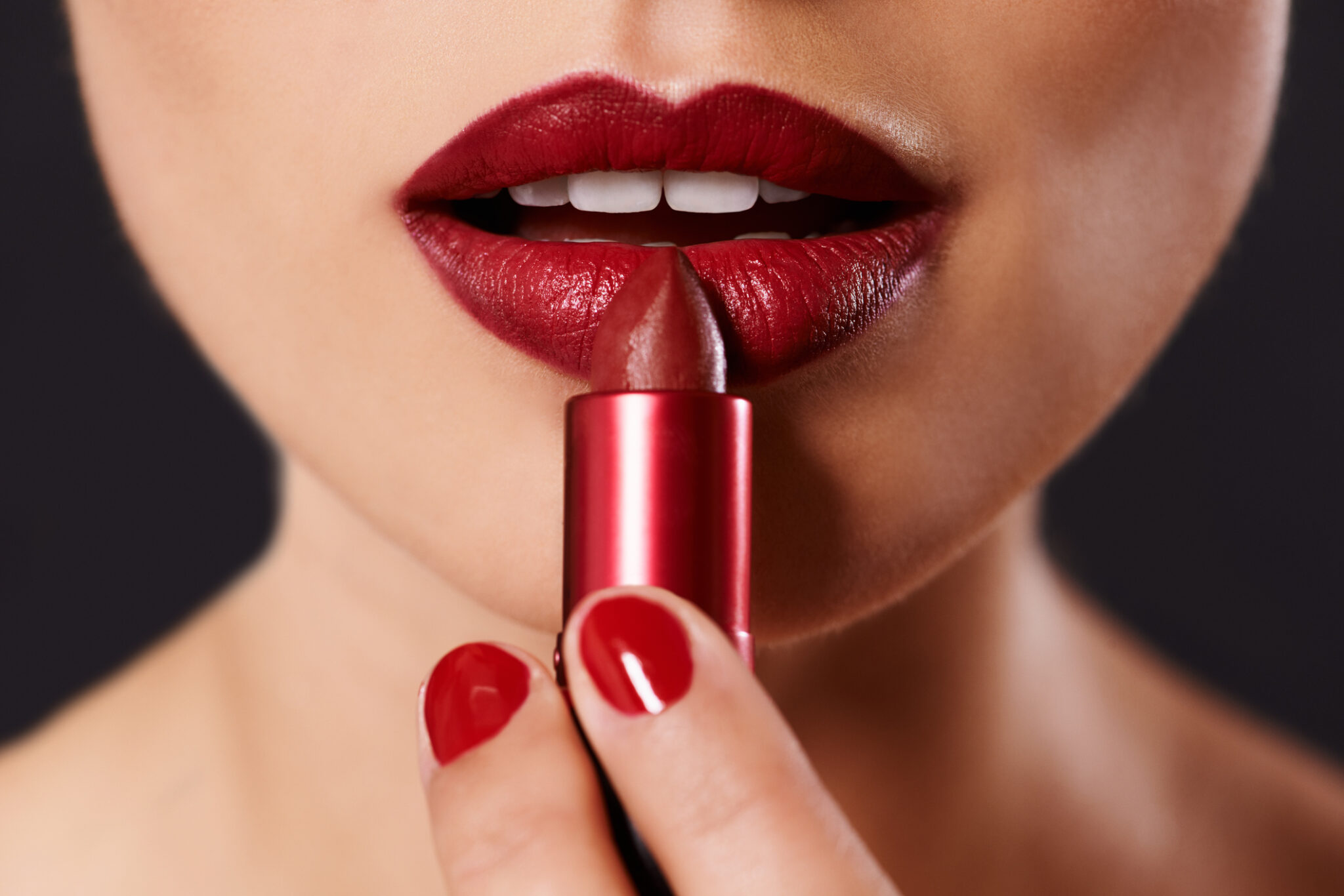 4 Practical Benefits of Lipsticks That Can Make Your Day in 2024