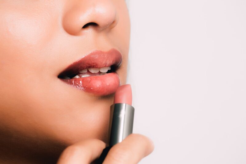 4 Practical Benefits of Lipsticks That Can Make Your Day in 2024 DemotiX
