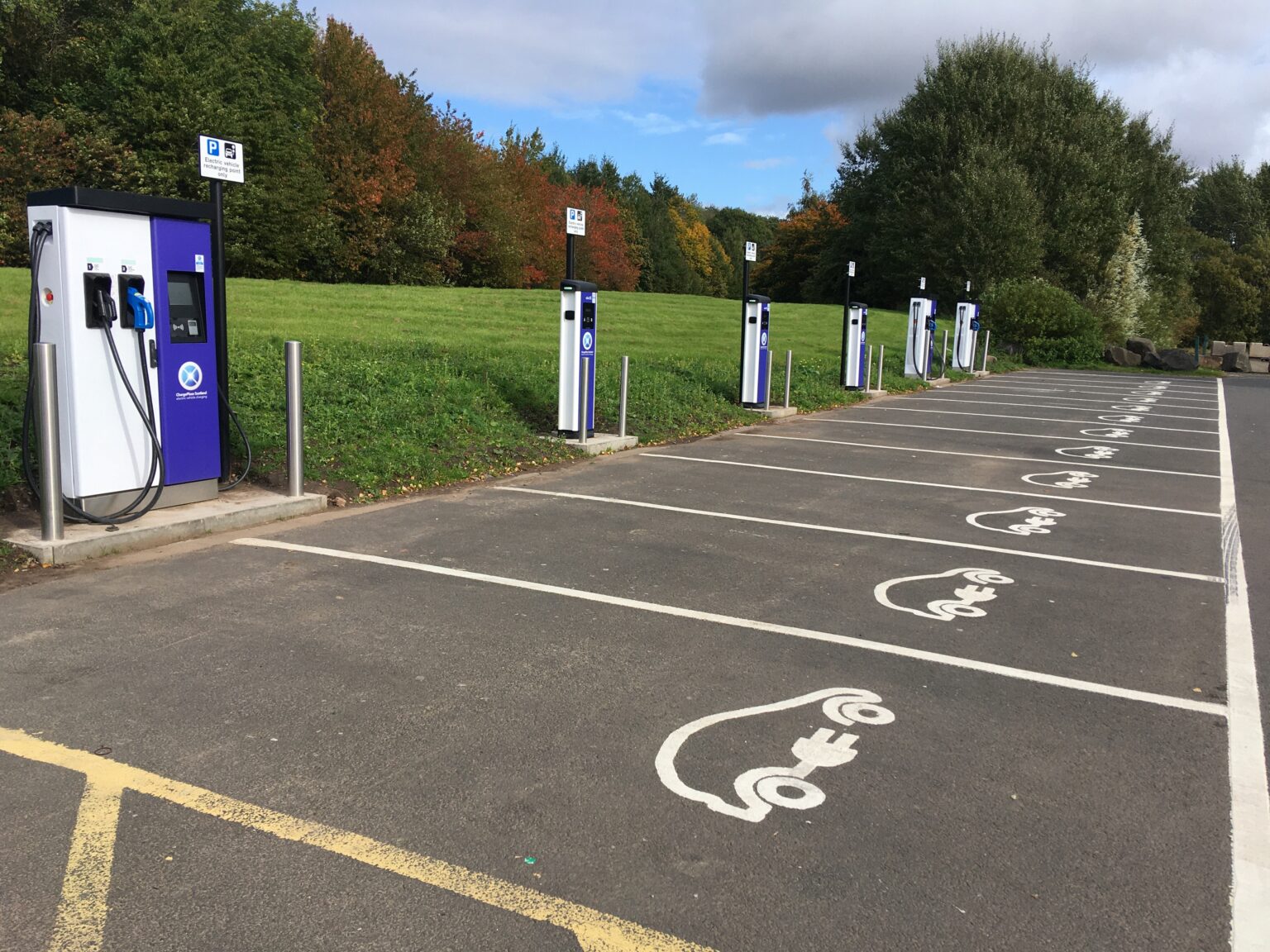 How Government Helps EV Charging Businesses in the UK DemotiX