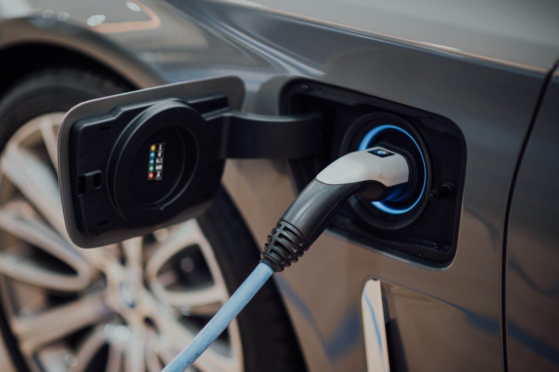 5 Things to Consider When Buying an Electric Vehicle Charger - DemotiX