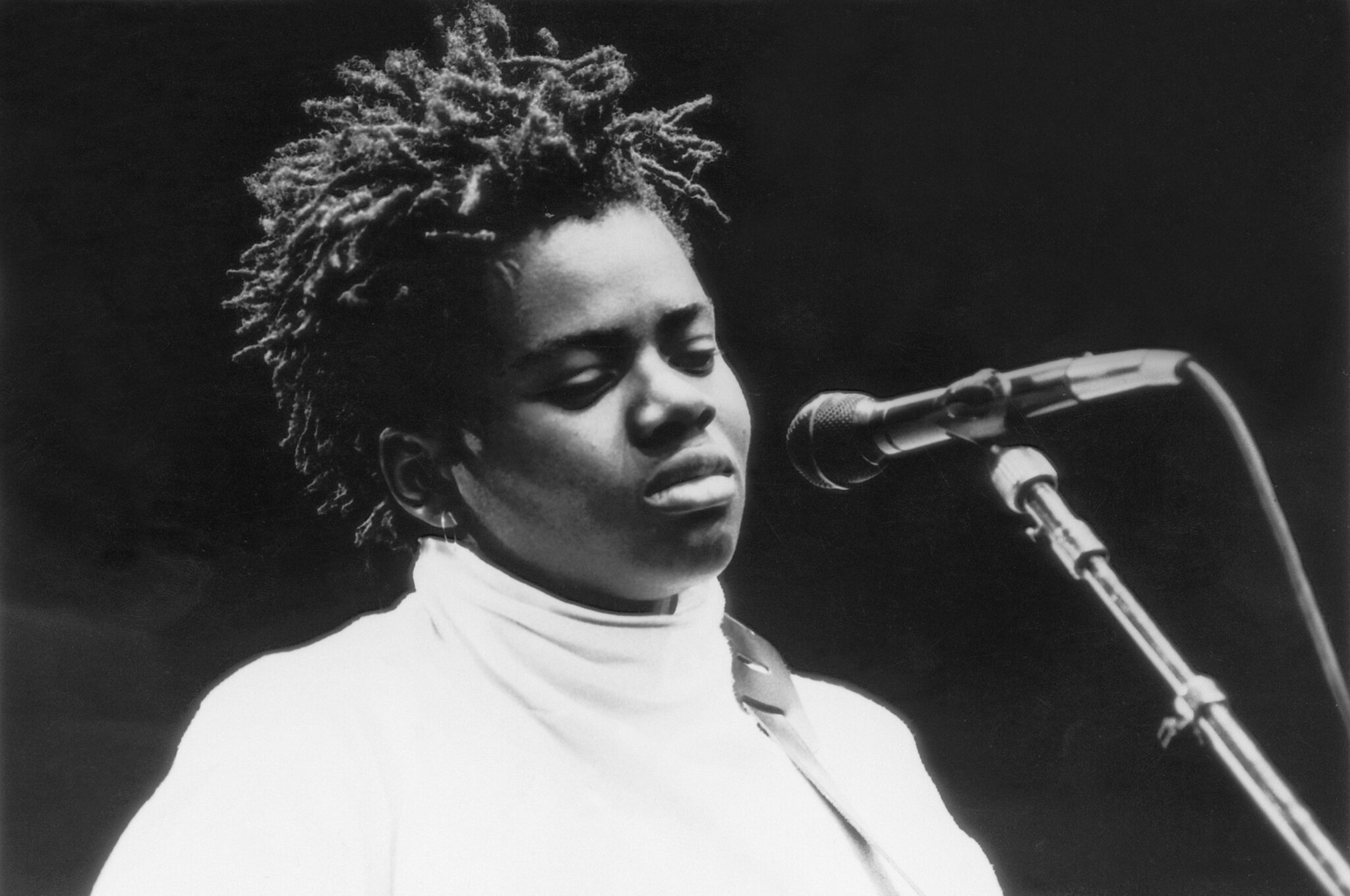 8 MustKnow Facts About Tracy Chapman DemotiX
