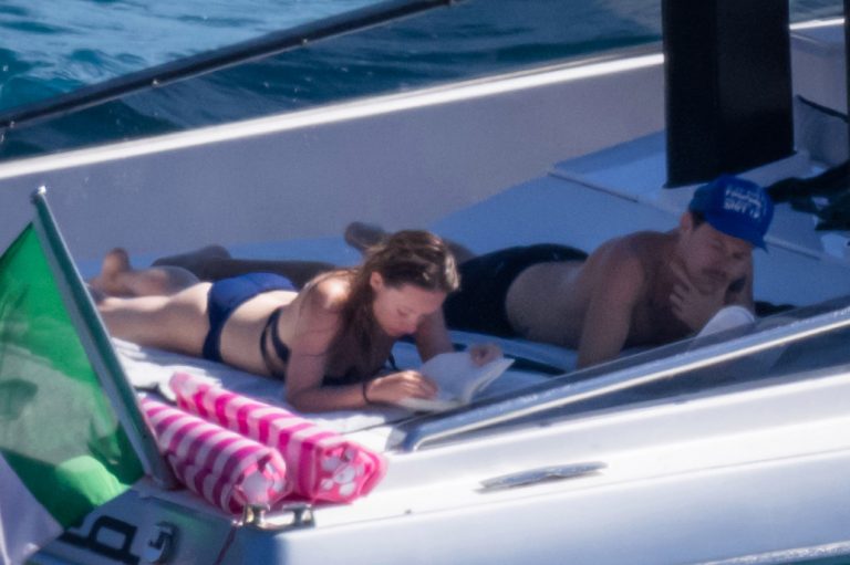 Harry Styles Fully Enjoys His New Relationship in Italy ...