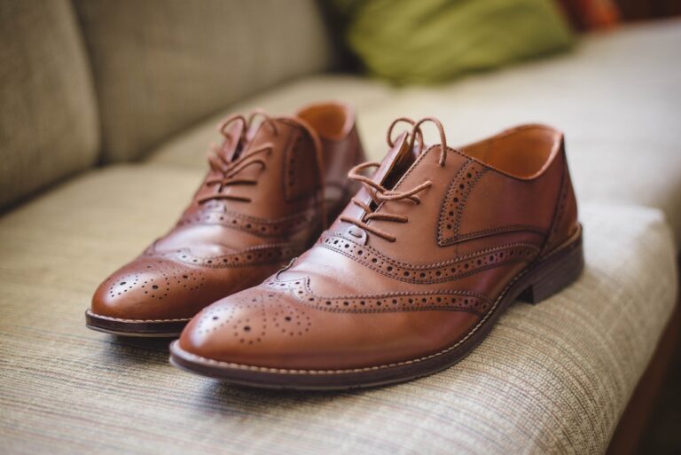 Is It Comfortable To Wear Formal Shoes All Day? - DemotiX