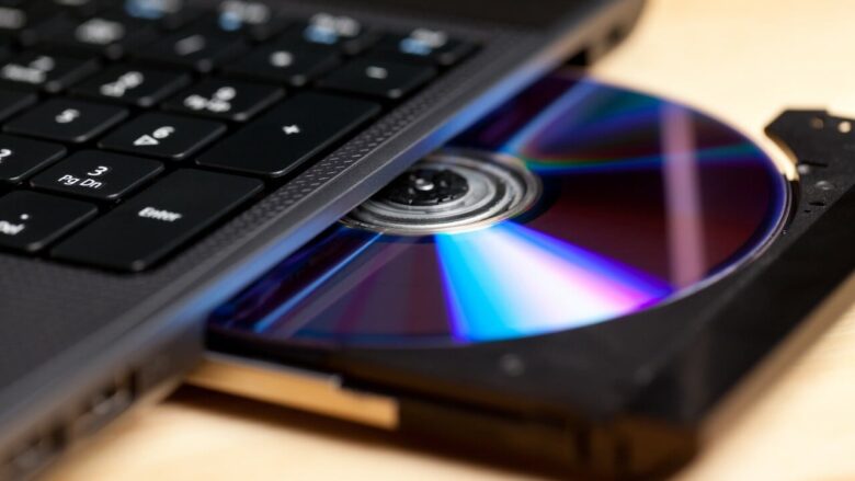 loading dvd cd into a pc